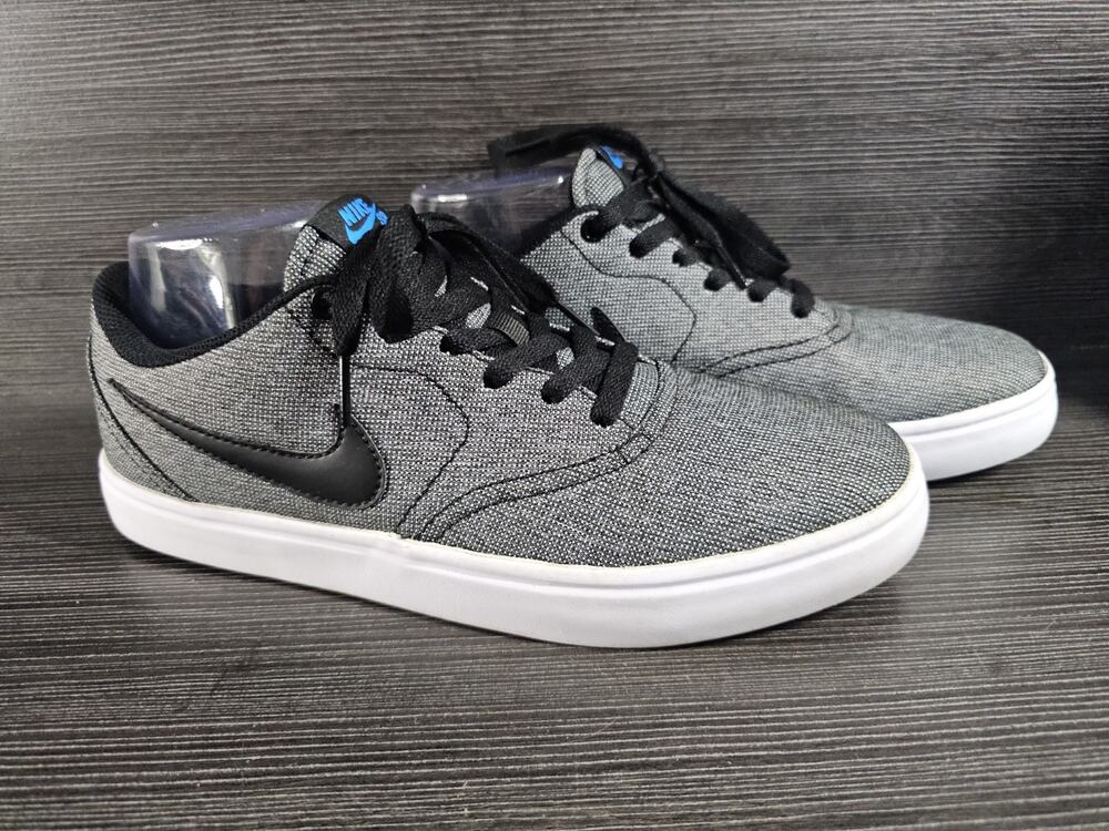 Nike Men’s SB Grey Black Low-Top Sneakers